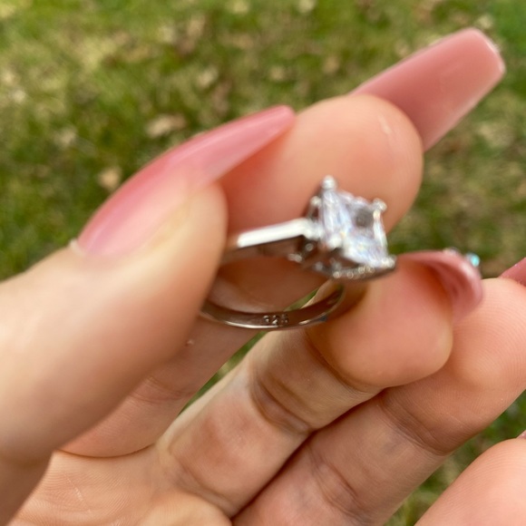 NEW Stamped 925 Silver Classic Ring - Picture 7 of 8